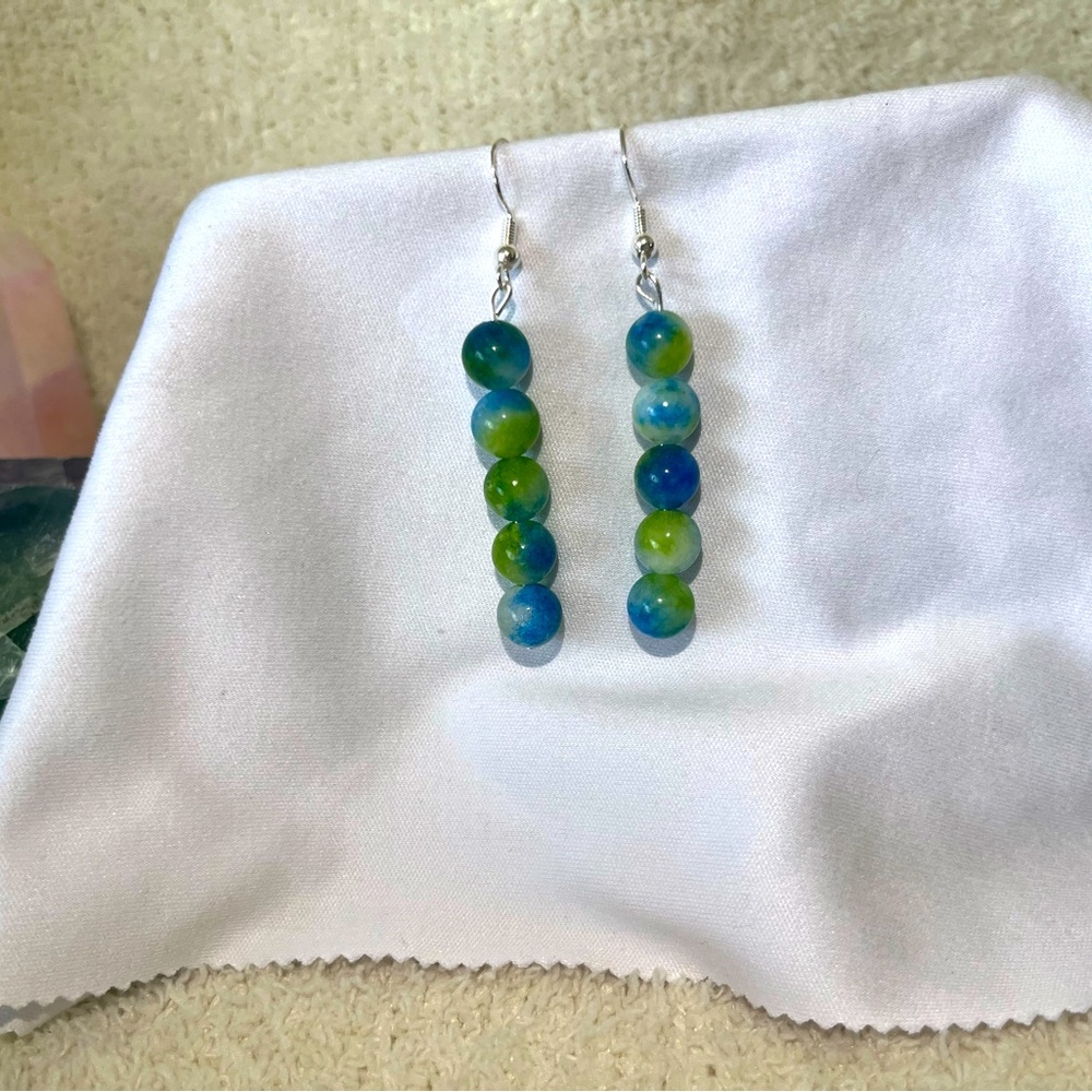 Earth earrings beaded.